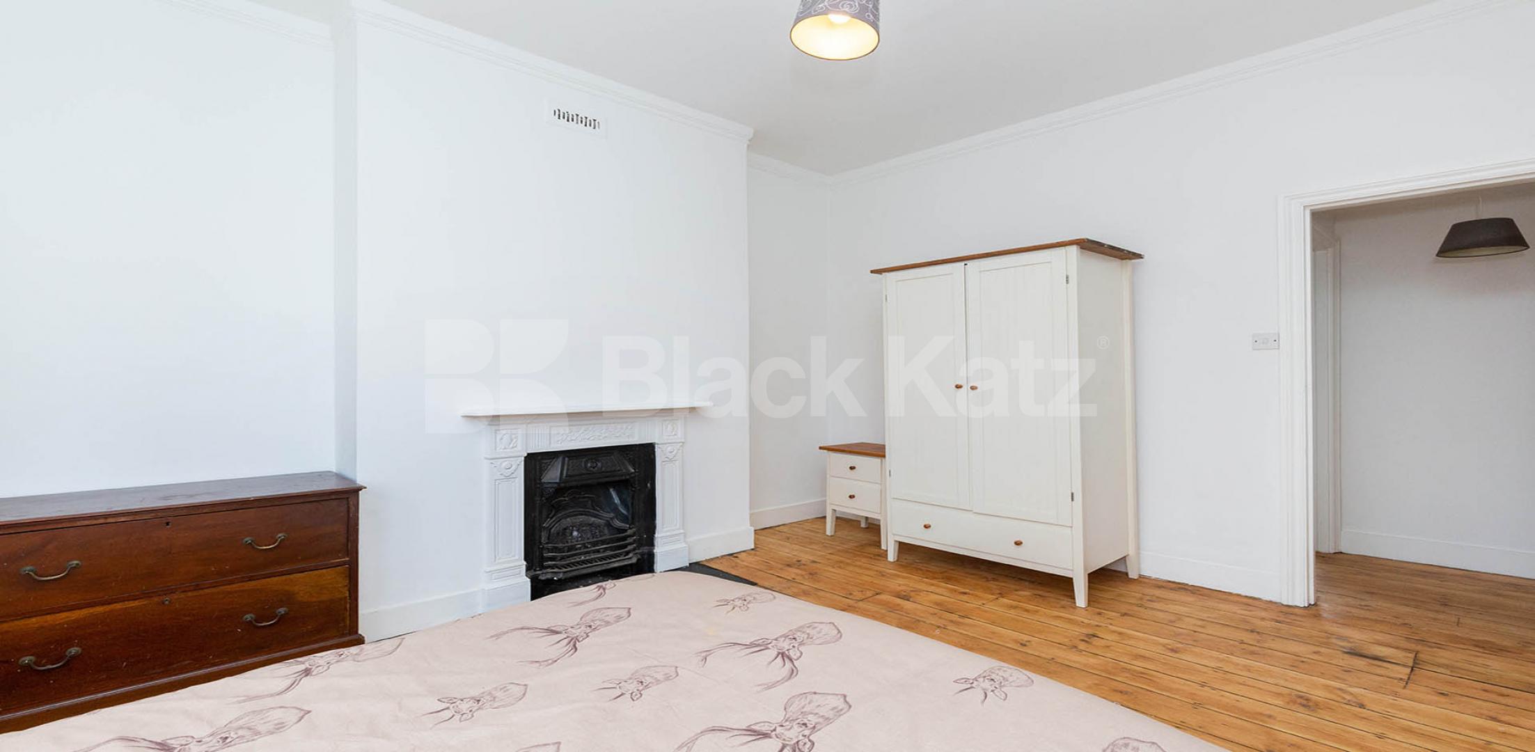 			TWO DOUBLE PLUS STUDY!, 2 Bedroom, 1 bath, 1 reception Flat			 Barratt Avenue, Alexandra Palace